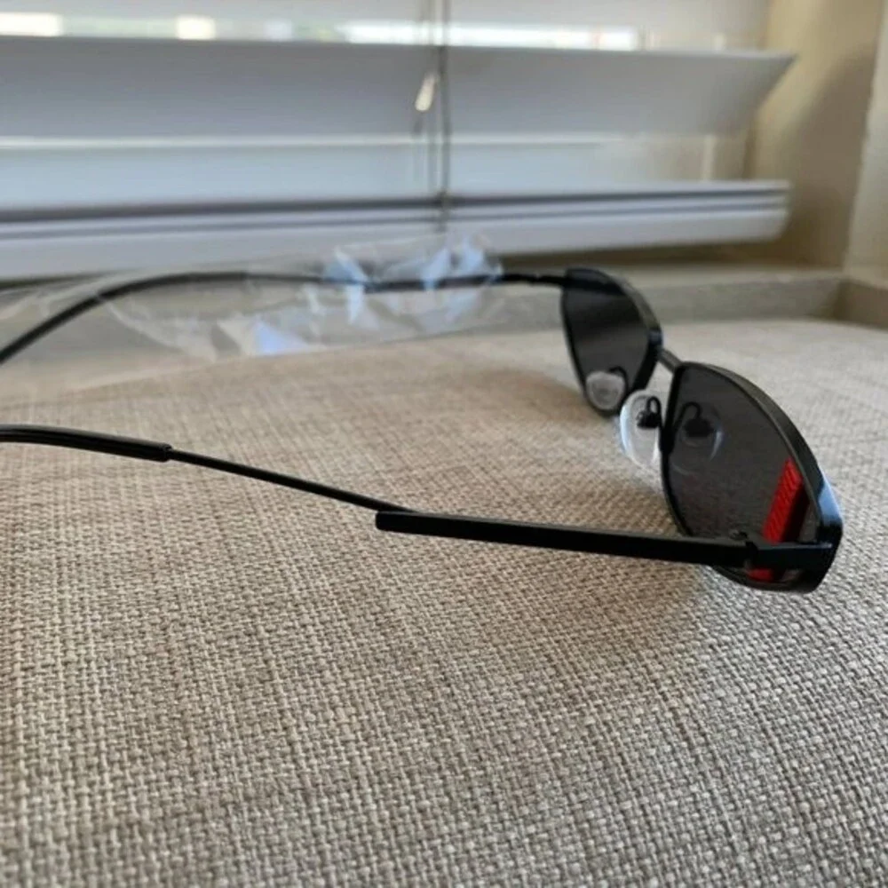 Sunglasses cat eye shape Women metal small cat eye designer red striped
